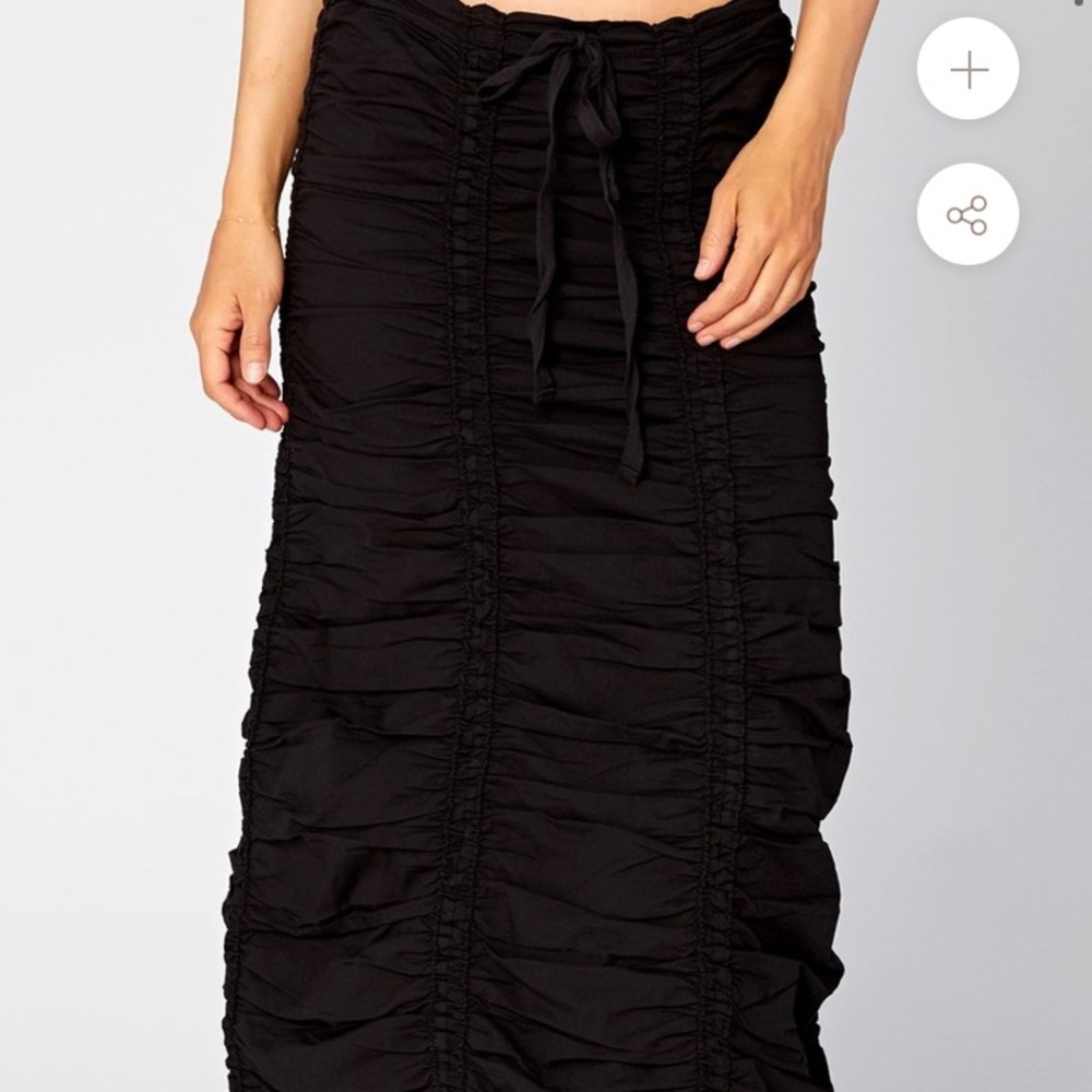 Double shirred panel skirt